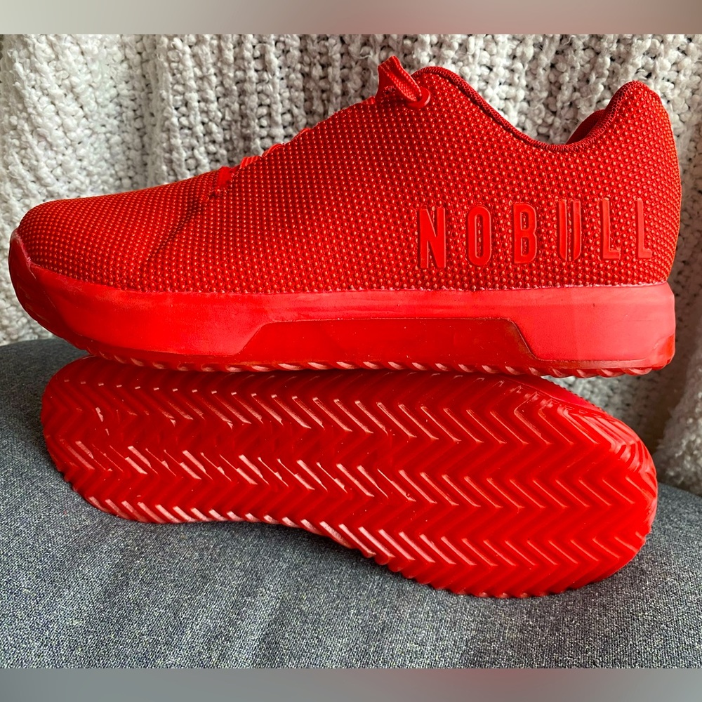 Men’s bright red NOBULL Superfabric size 9.5 training shoe